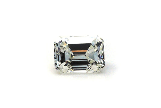 WHY CHOOSE AN EMERALD CUT DIAMOND